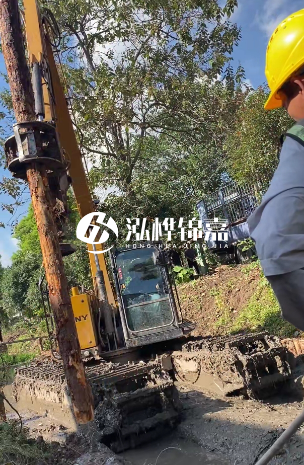 景德鎮(zhèn)河道清淤專業(yè)施工-狹窄河道挖機清理河道的方法？